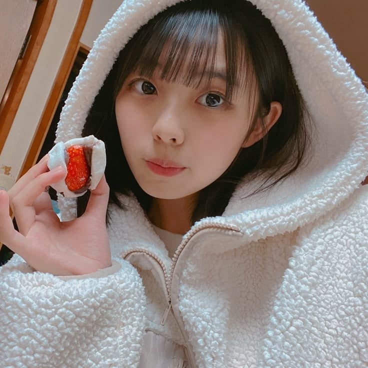 ෆ.*･ﾟhina໒꒱☀︎*.｡